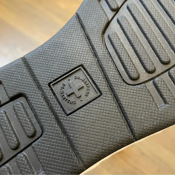 Dr Martens Newtons DF in Black Darcy Floral Print Women 6 - Picture 12 of 13